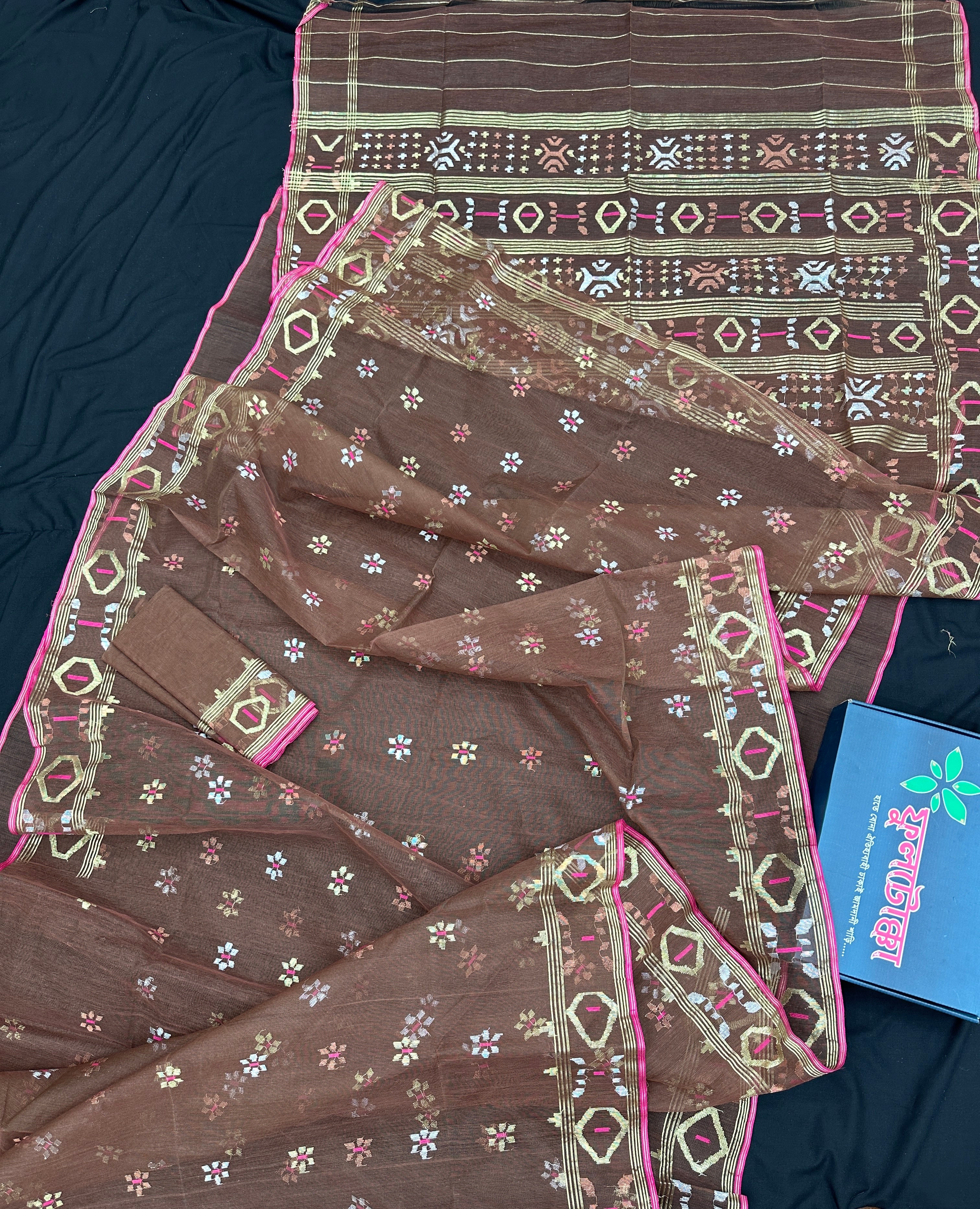 Mazenta Jamdani Saree 84 Count with Blouse