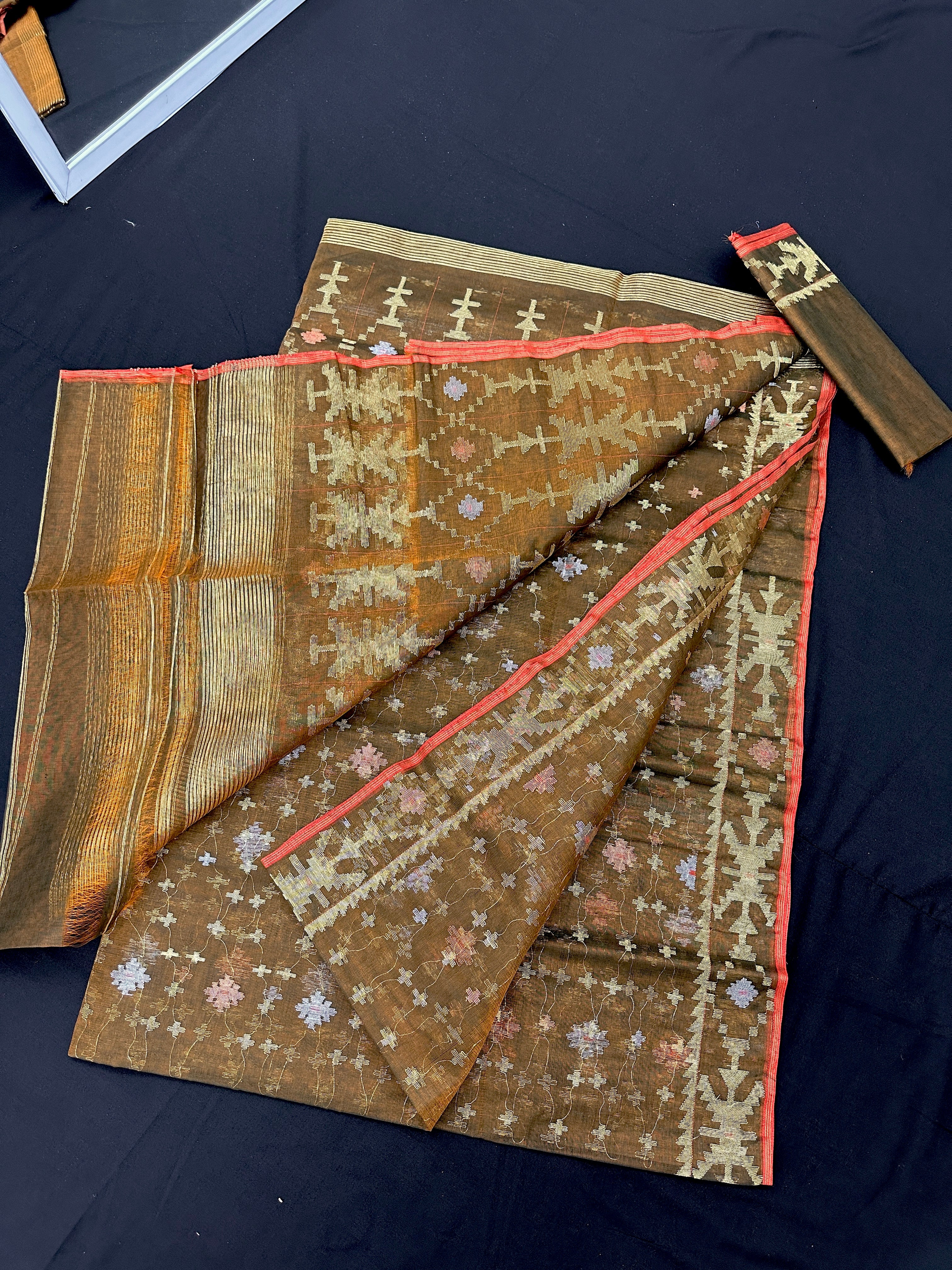 Golden Handloom original dhakai jamdani saree.