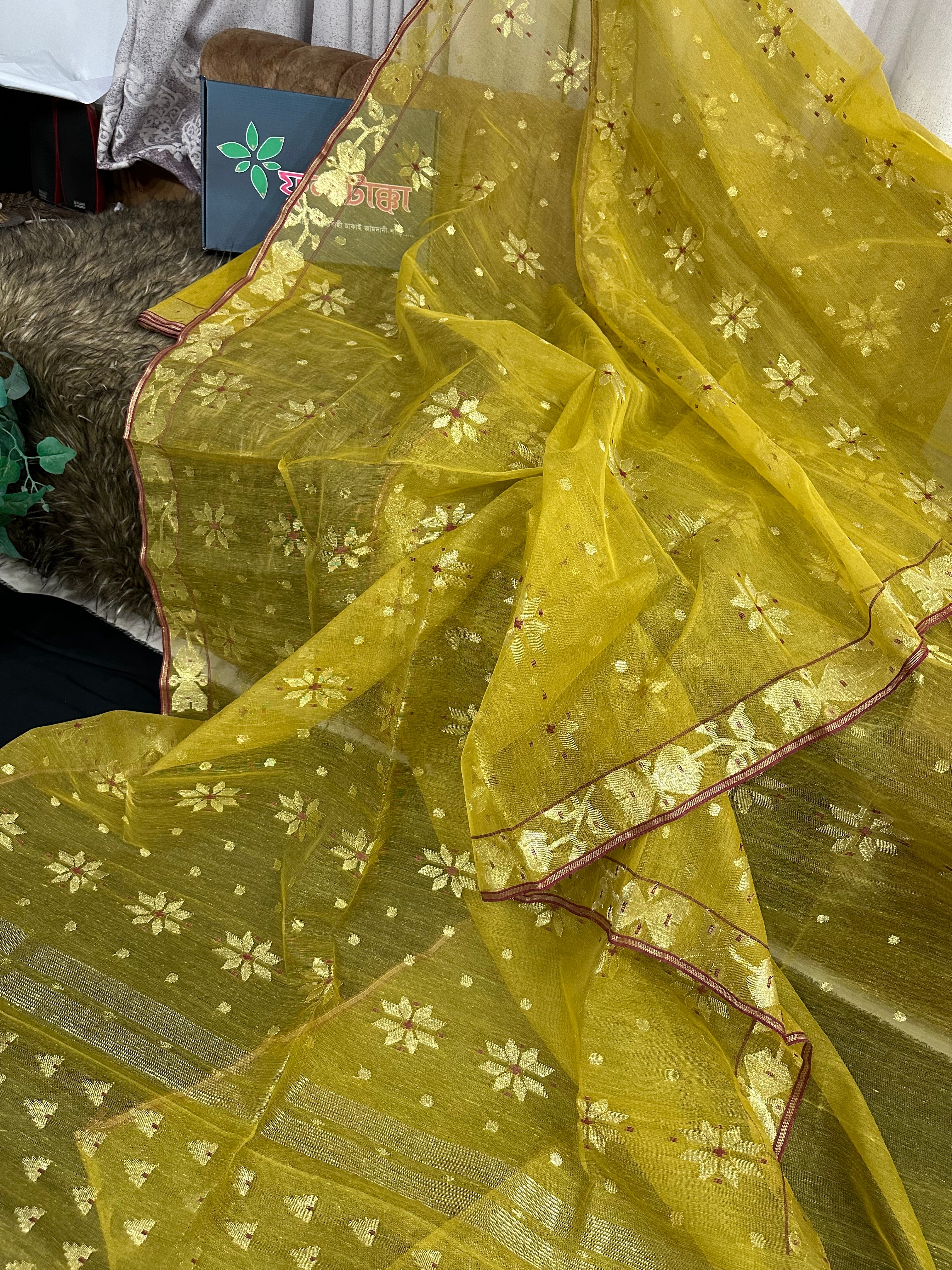 Golden Handloom Jamdani Saree With Blouse Piece.