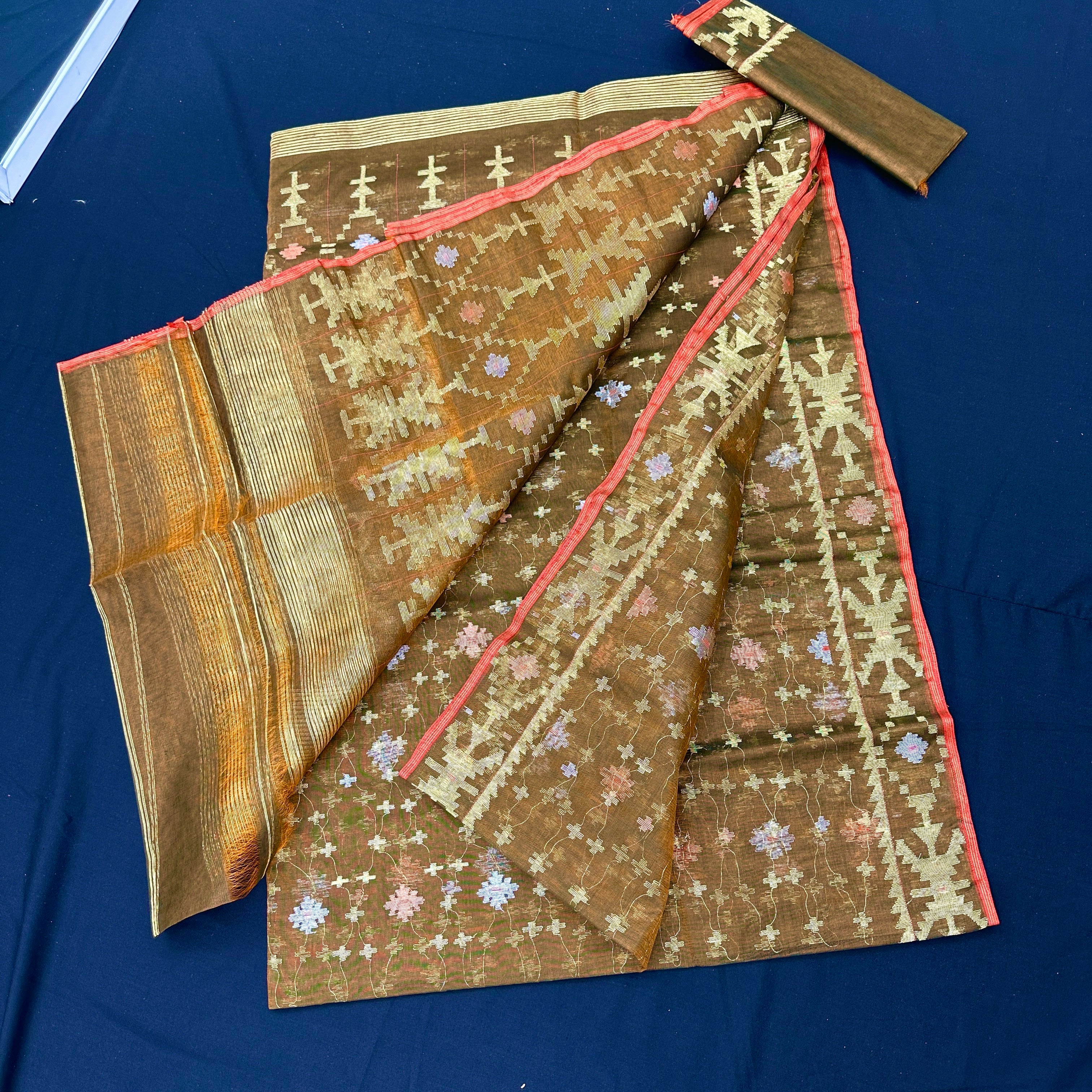 Golden Handloom original dhakai jamdani saree.