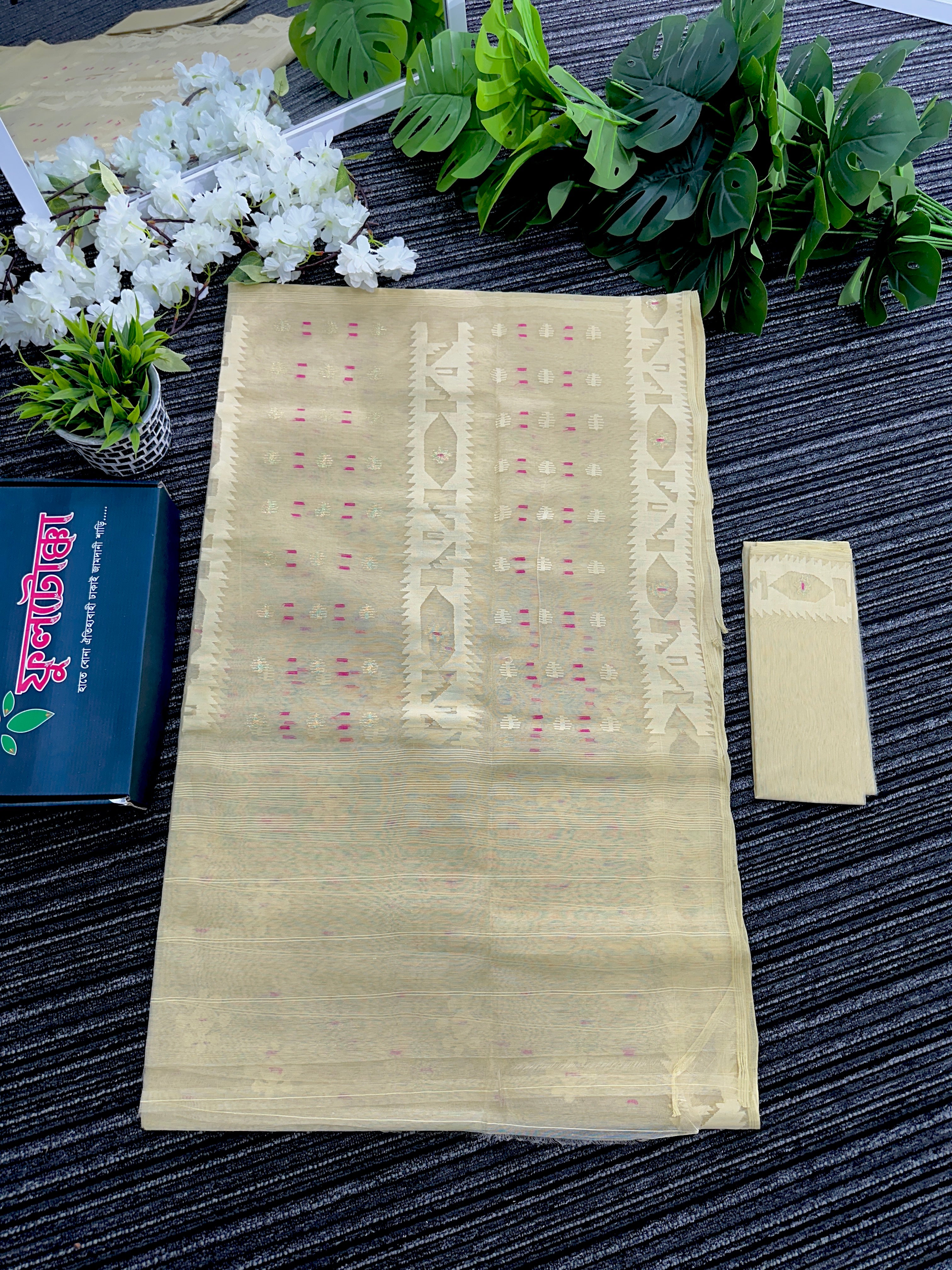 Off white halfsilk jamdani saree with off white threads work and pink meena work