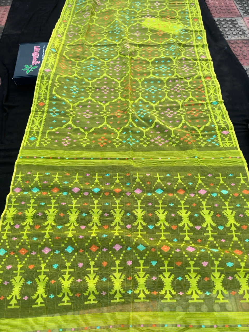 LEMON GREEN JAMDANI