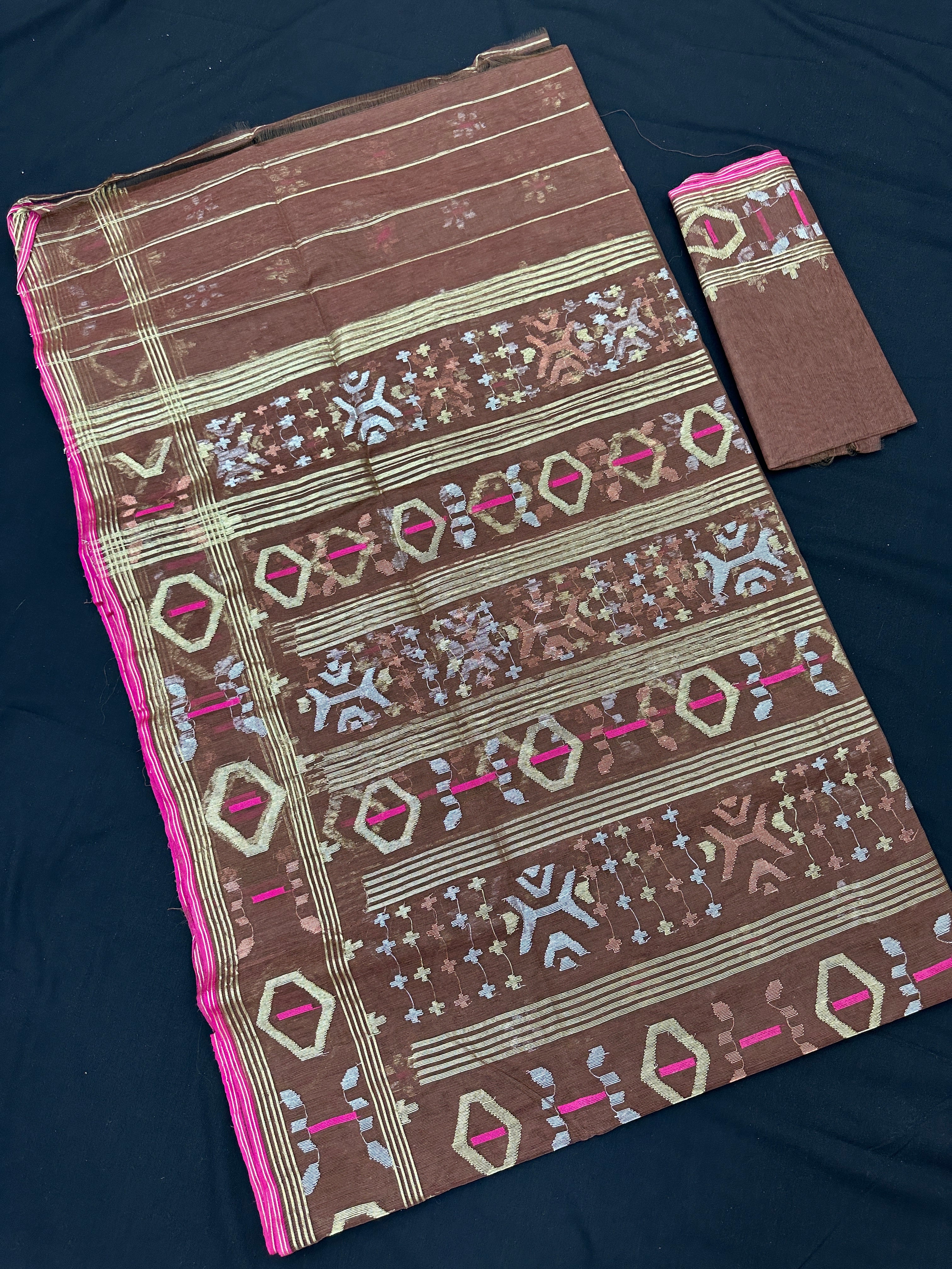 Mazenta Jamdani Saree 84 Count with Blouse