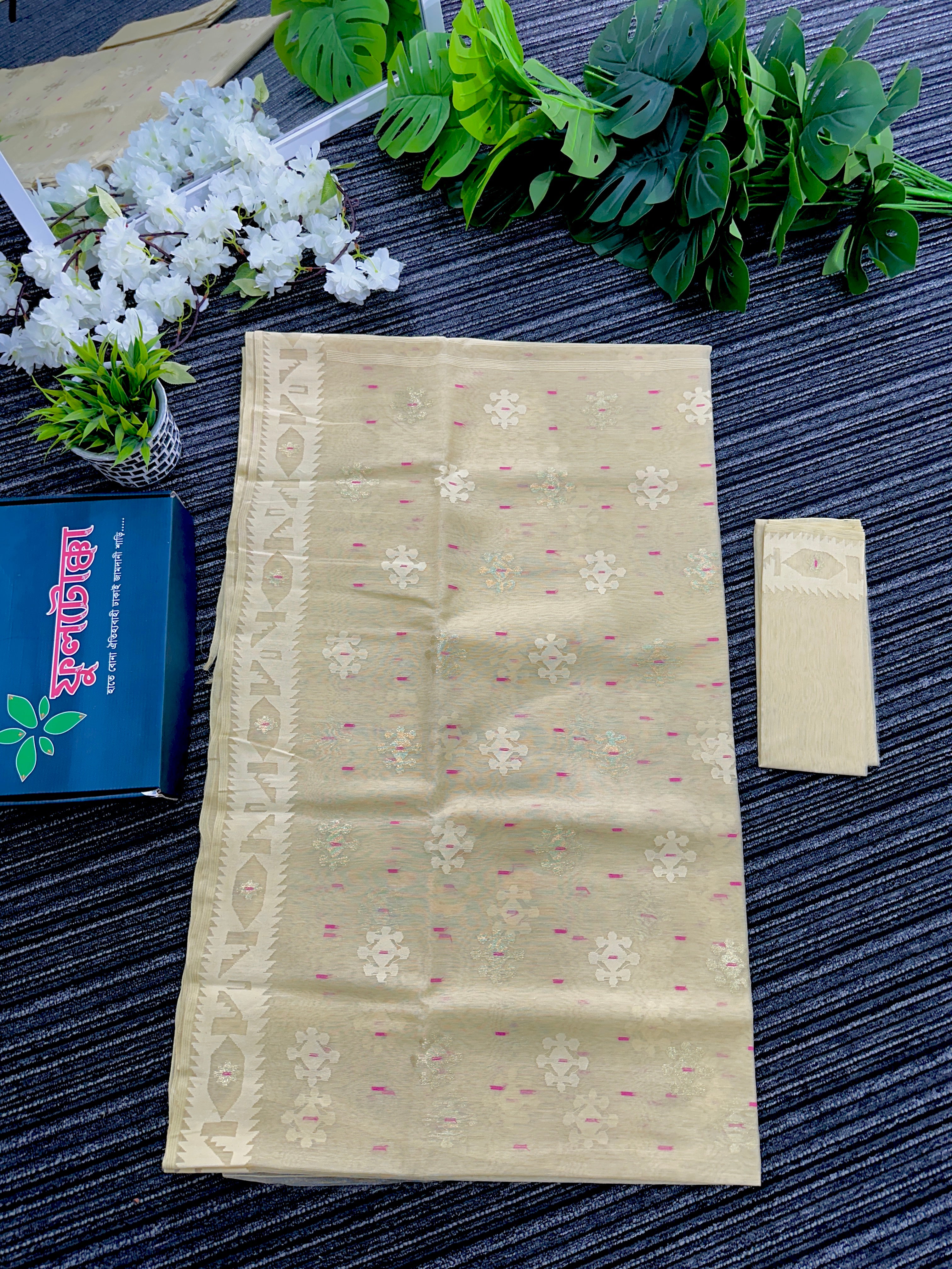 Off white halfsilk jamdani saree with off white threads work and pink meena work