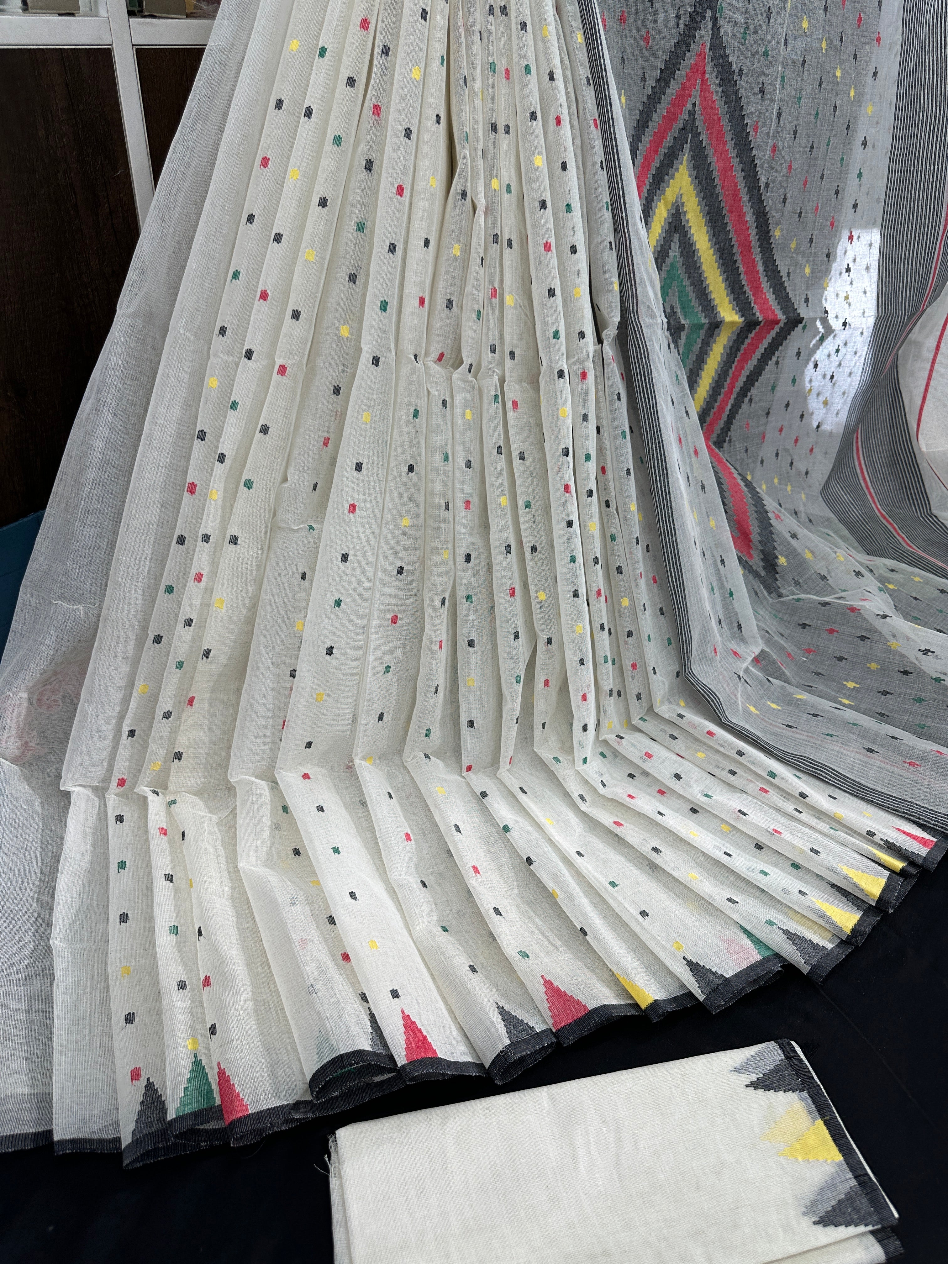 White cotton jamdani saree with multiple threads work