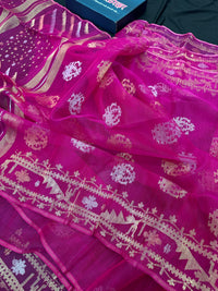 MAGENTA WITH GOLDEN