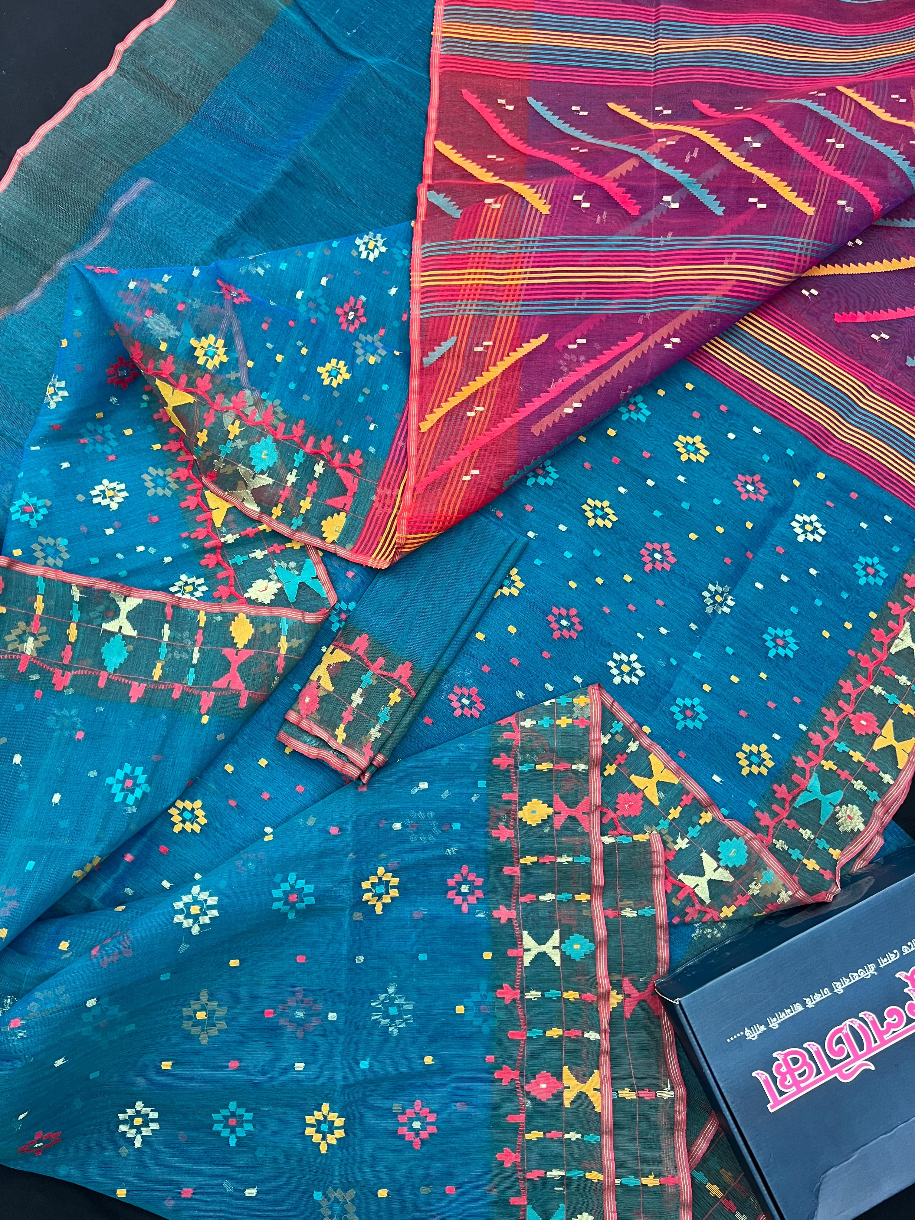 Ganga jamuna design handloom original dhakai jamdani saree with multiple threads work