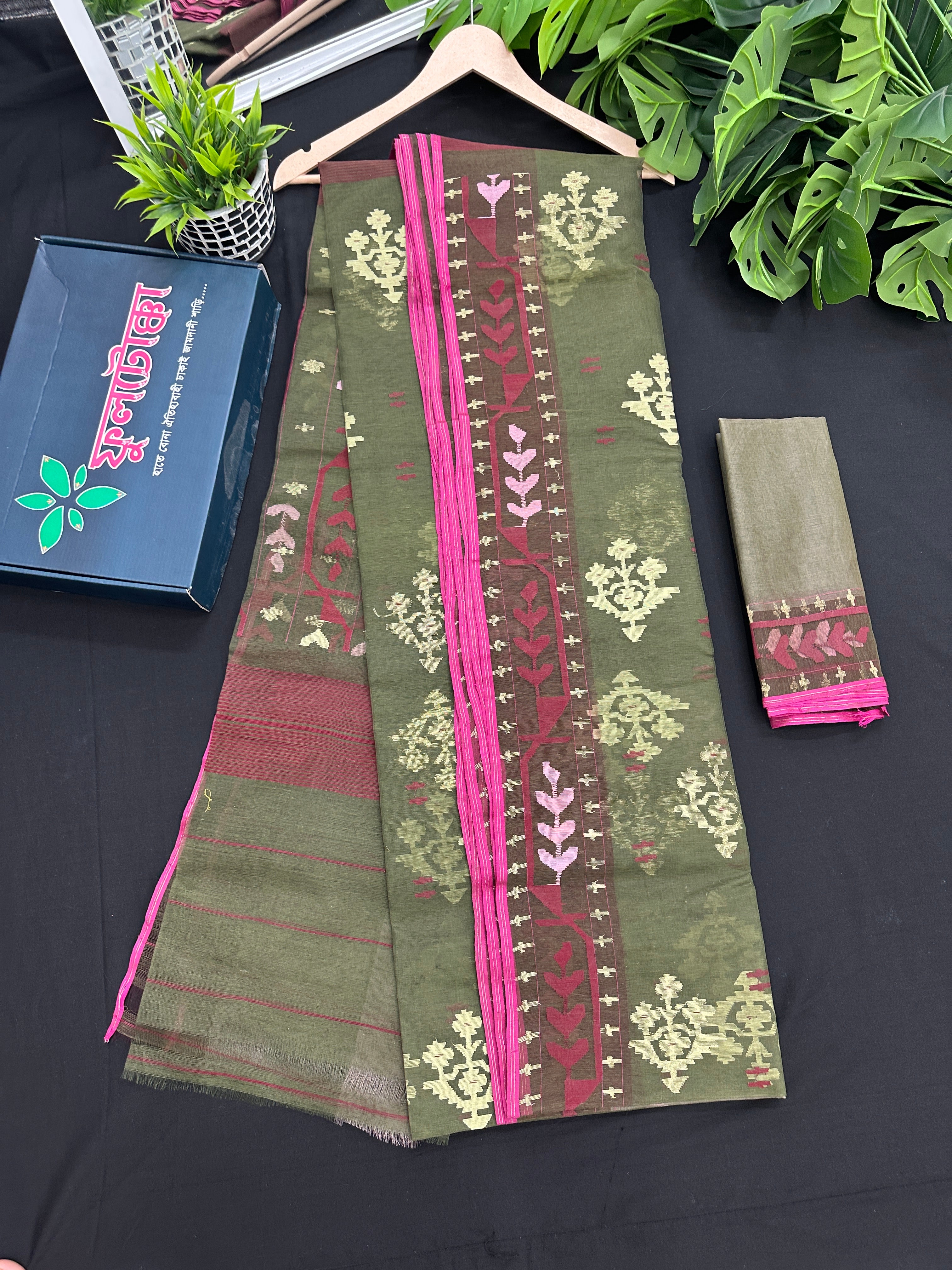 Dual Shaded Original Handloom Halfsilk Dhakai Jamdani Saree With Pink Olive Threads Work