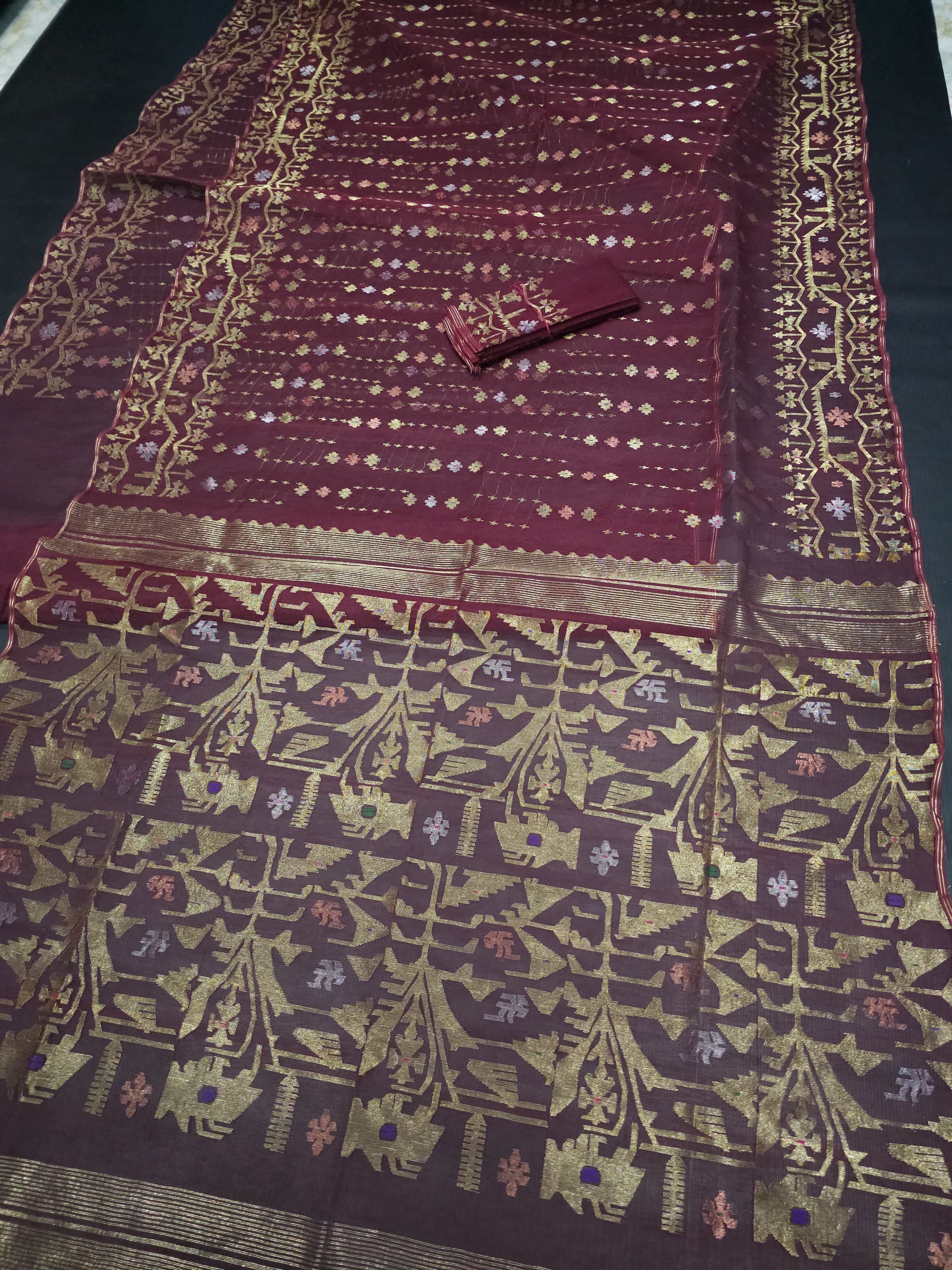 MAROON EXCLUSIVE