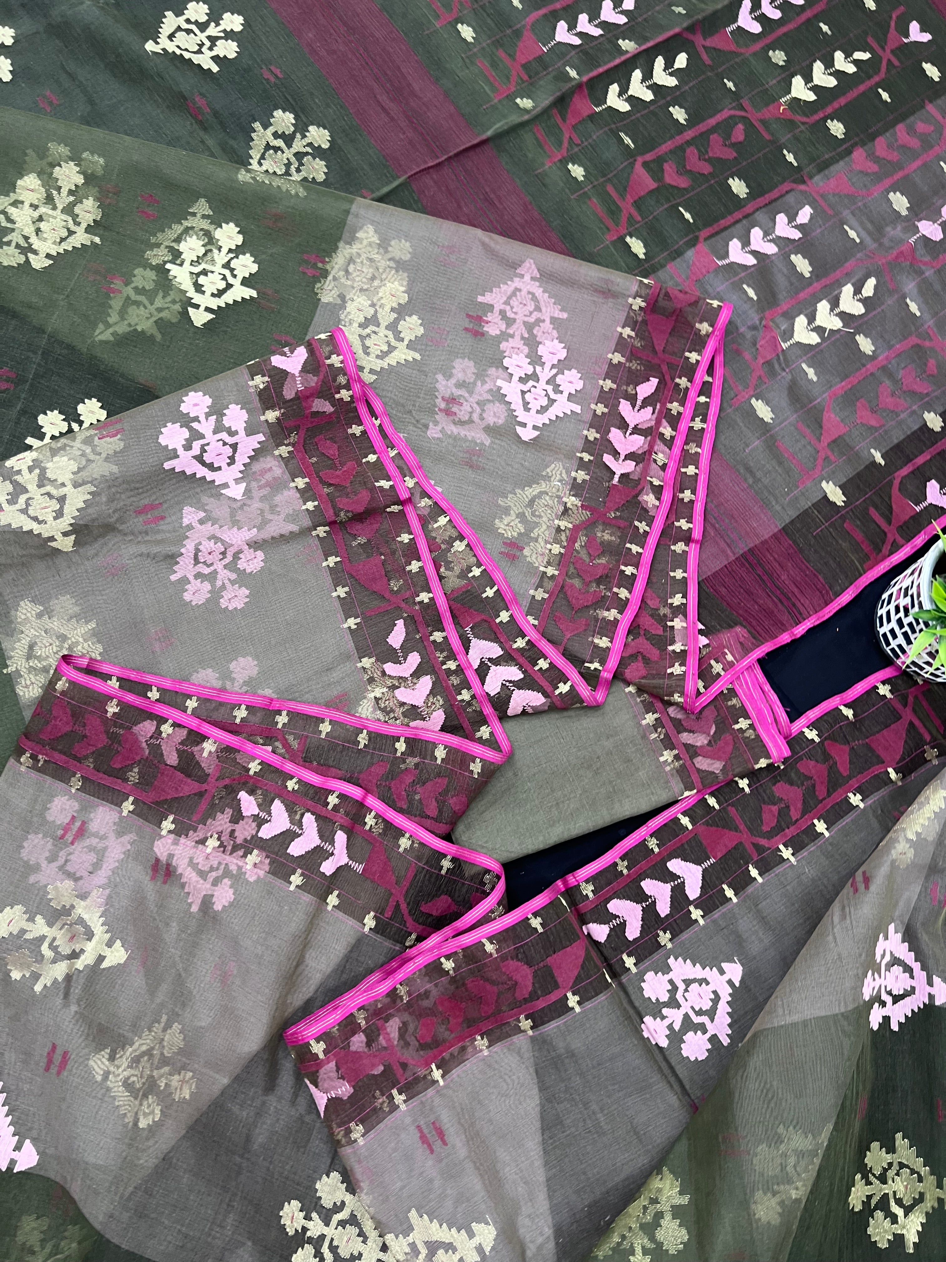 Dual Shaded Original Handloom Halfsilk Dhakai Jamdani Saree With Pink Olive Threads Work