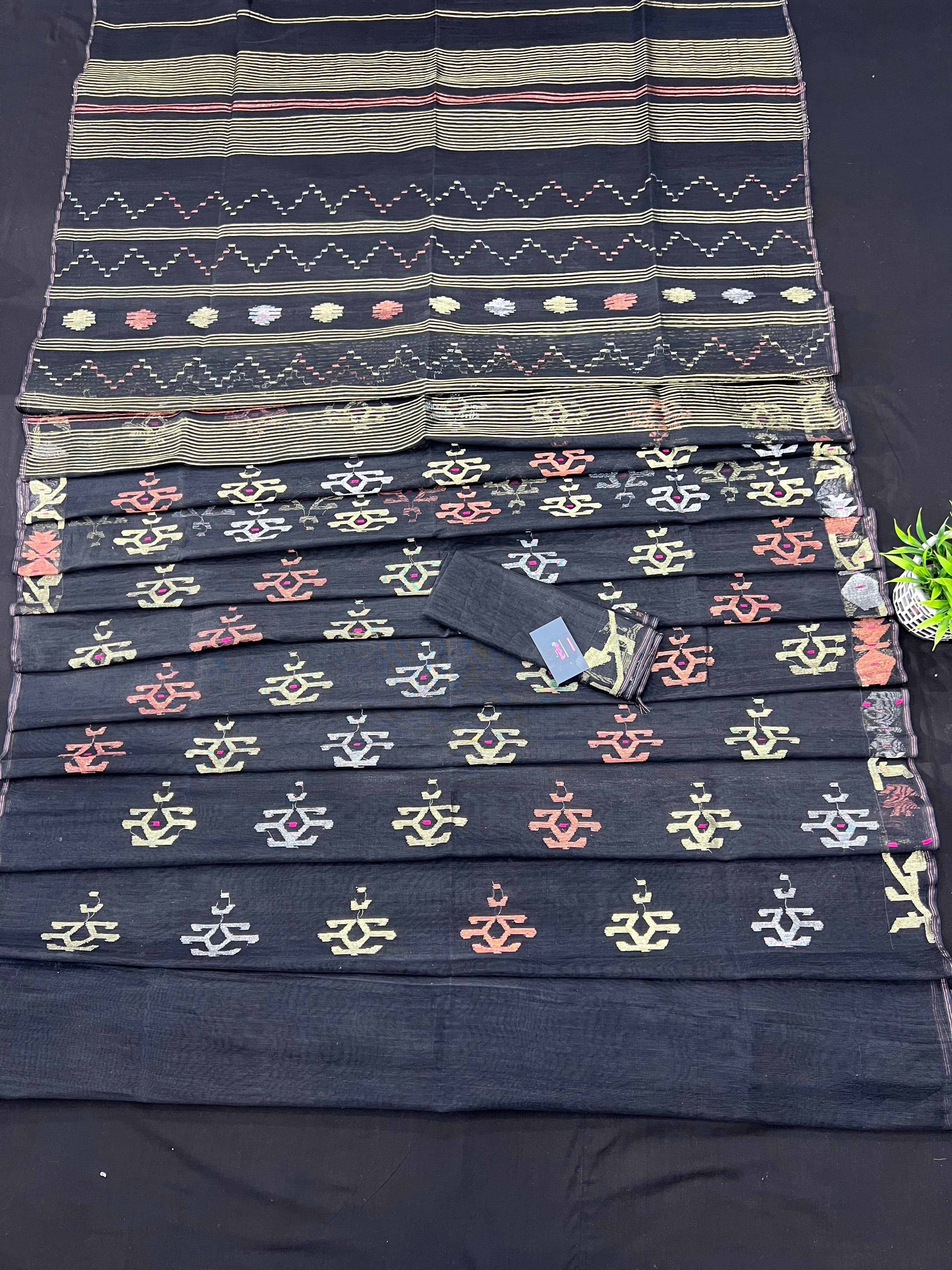 Black colour handloom halfsilk original dhakai jamdani saree with golden silver & copper jori work