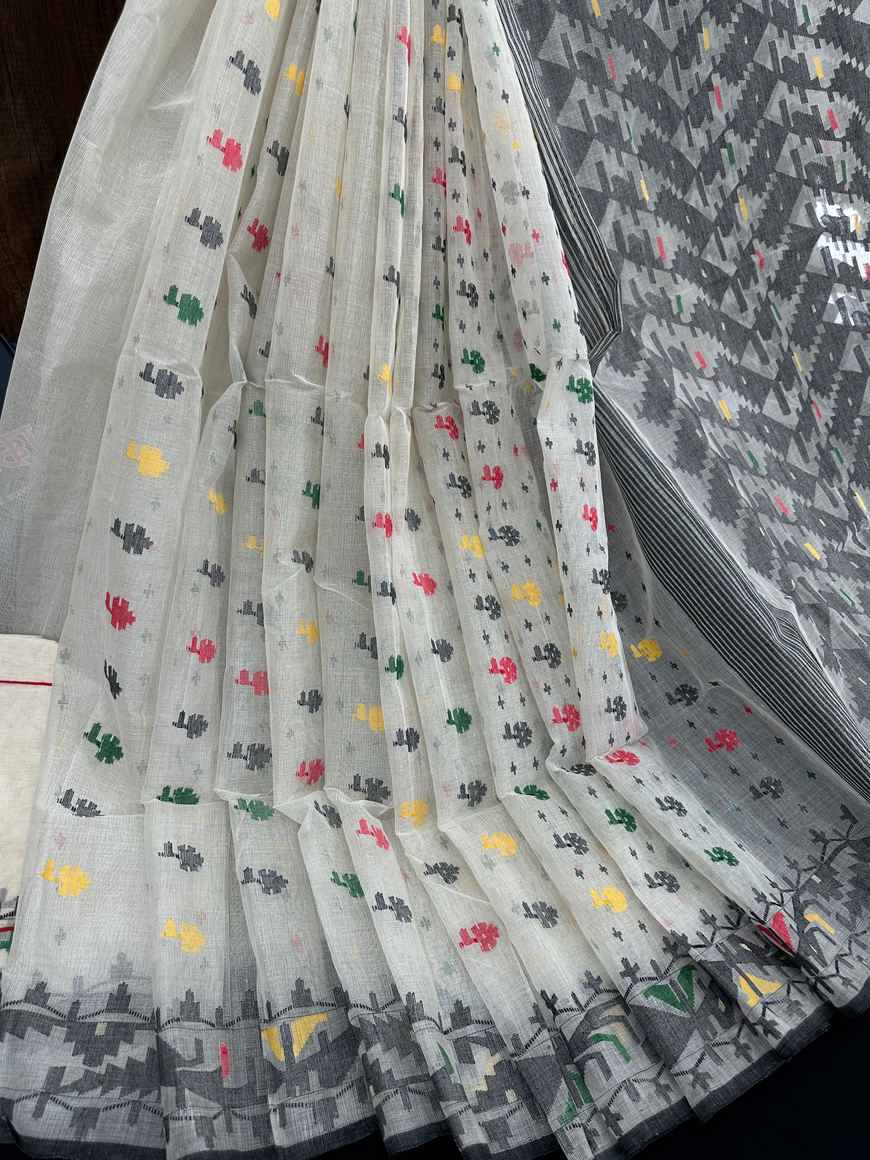White cotton jamdani saree with multiple threads work