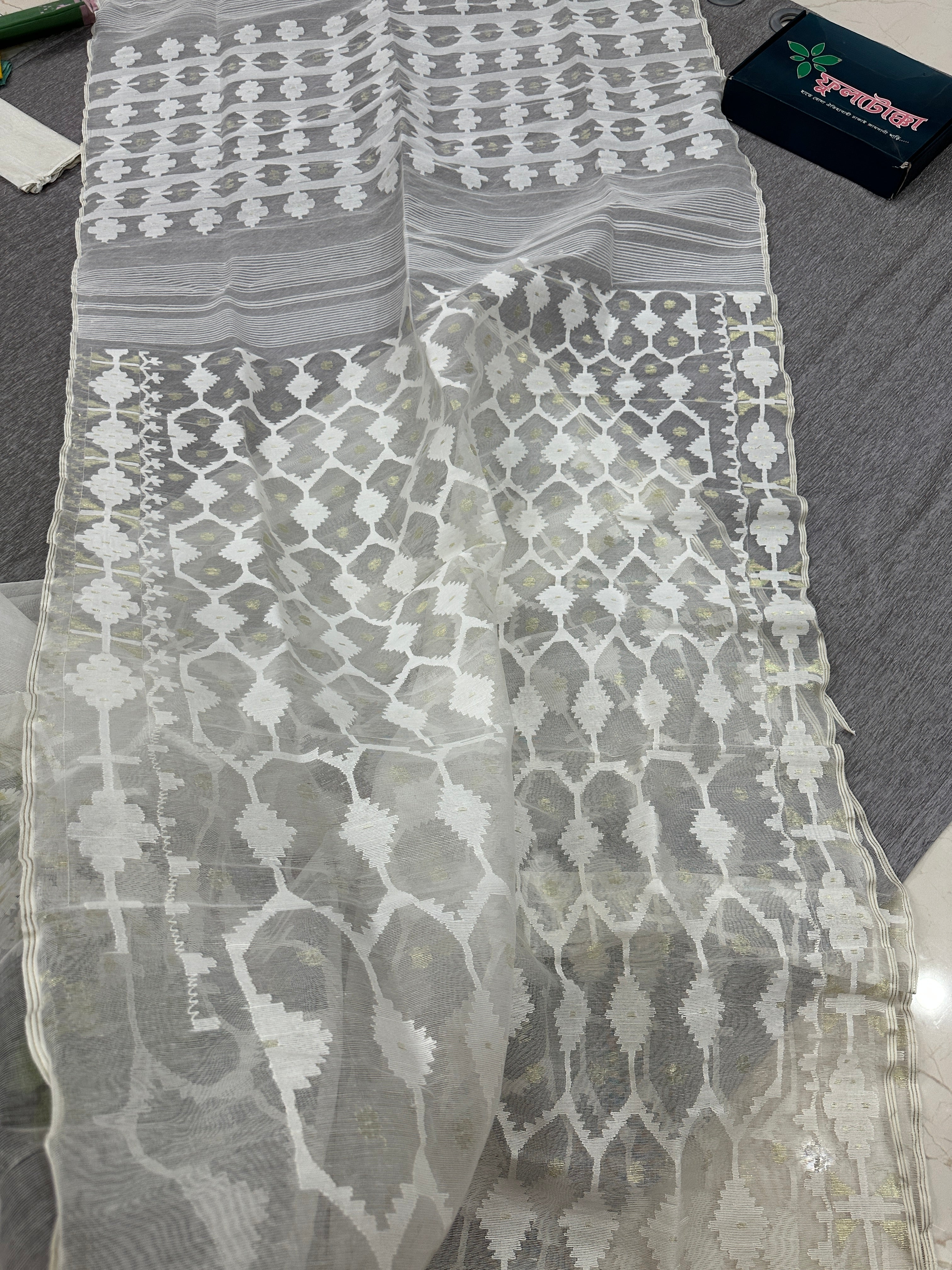 WHITE JAMDANI