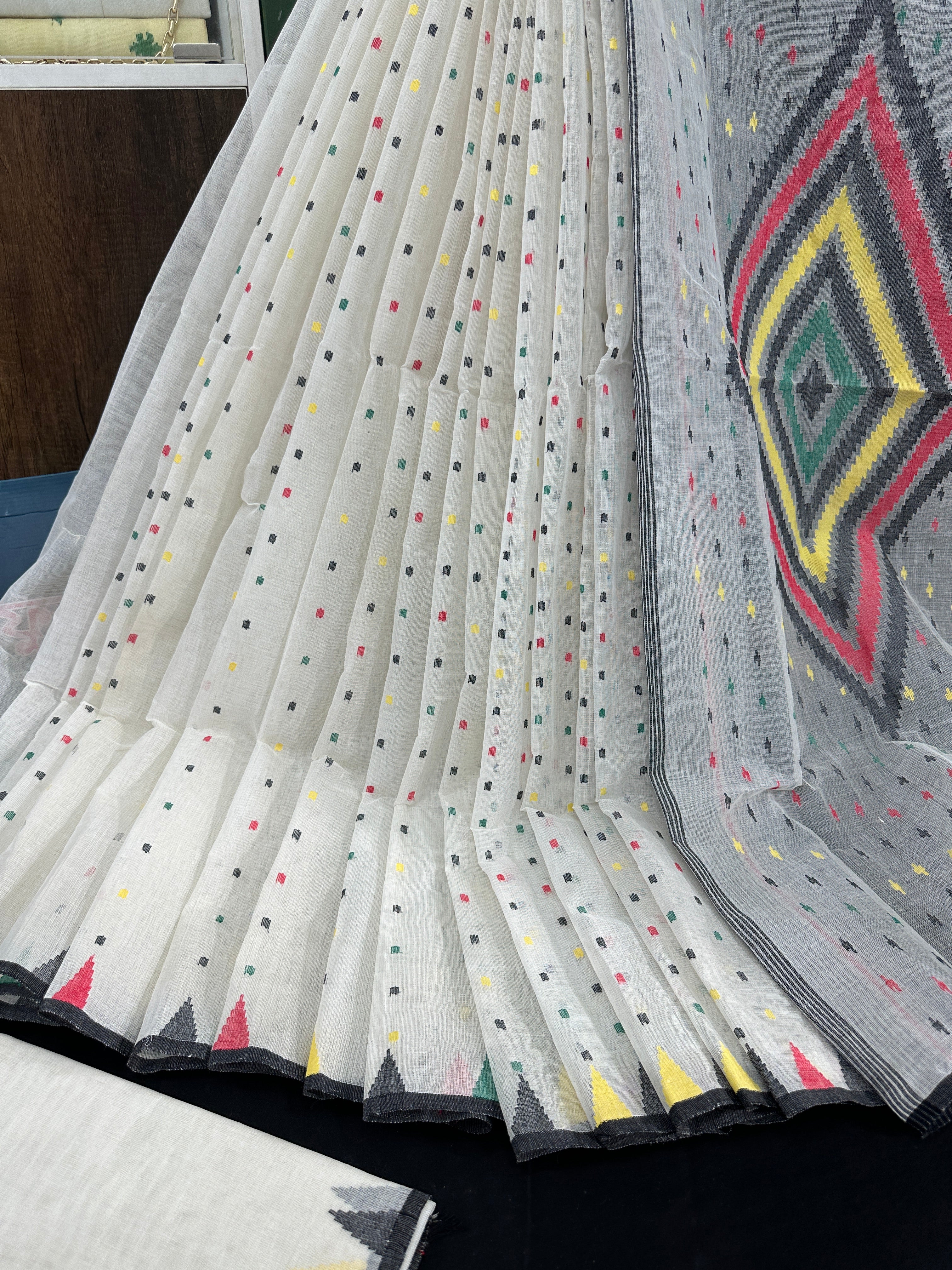 White cotton jamdani saree with multiple threads work