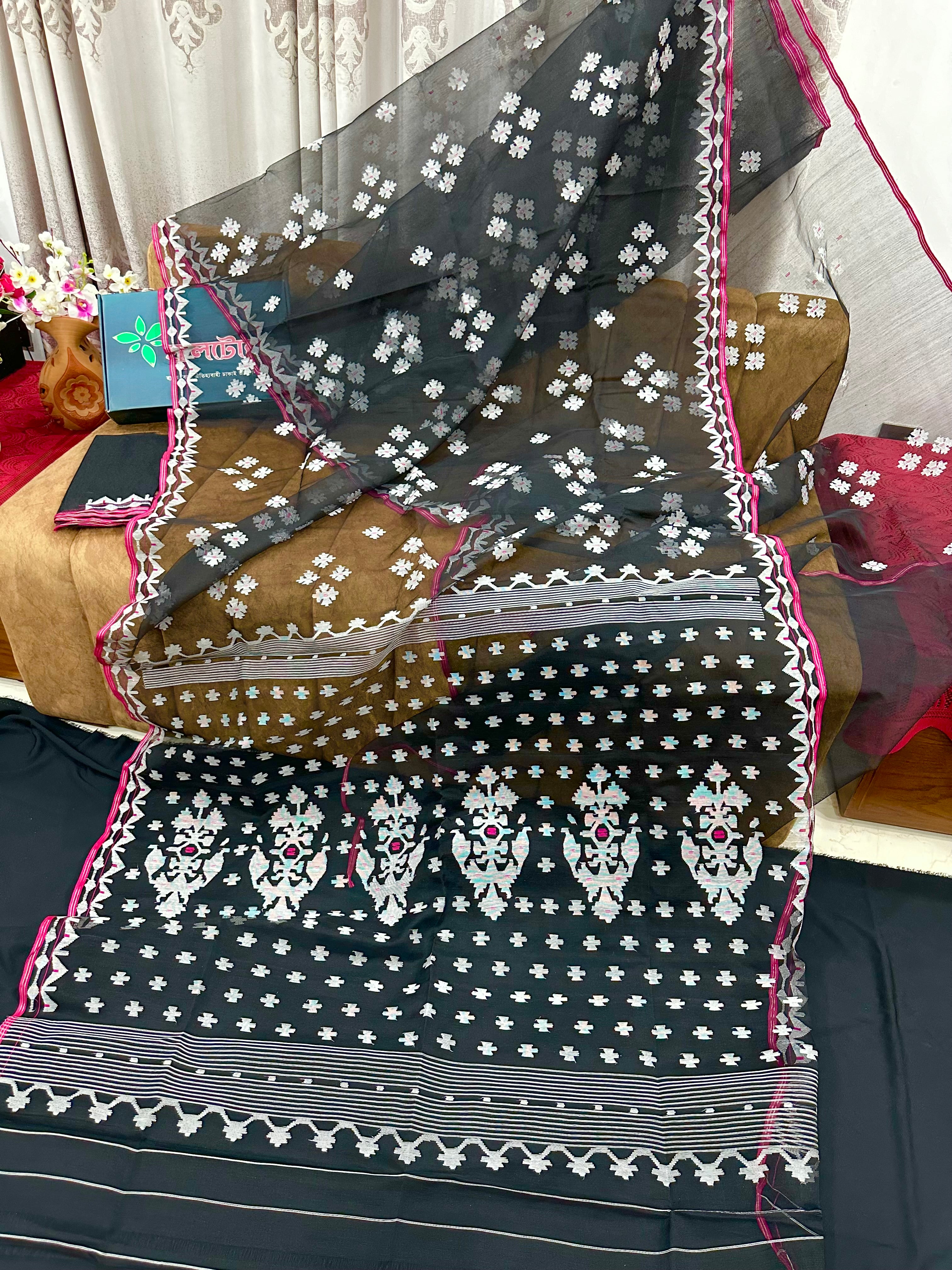 Black Handloom Dhakai Jamdani Saree With Blouse Piece.