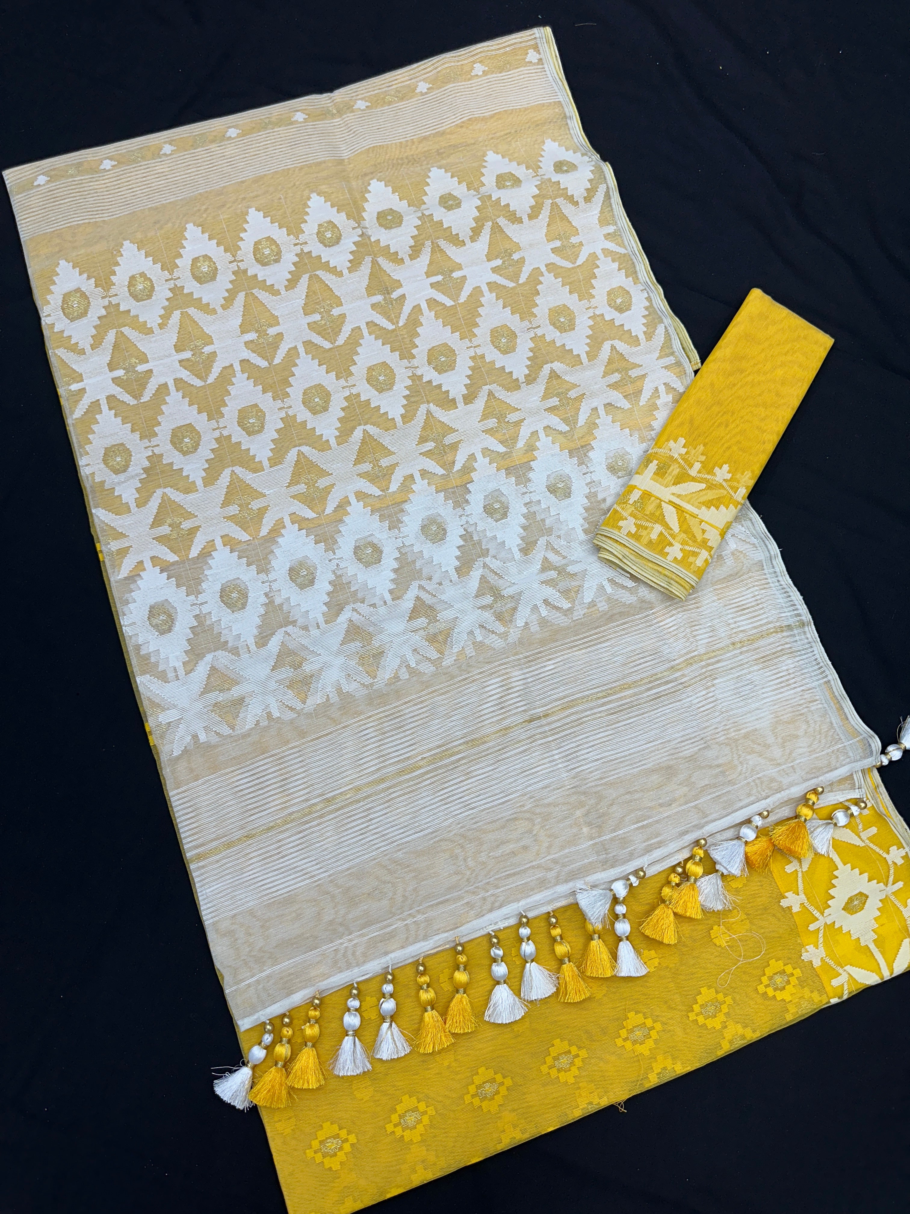 Gorgious Yellow Jamdani Saree 84 Count with Blouse