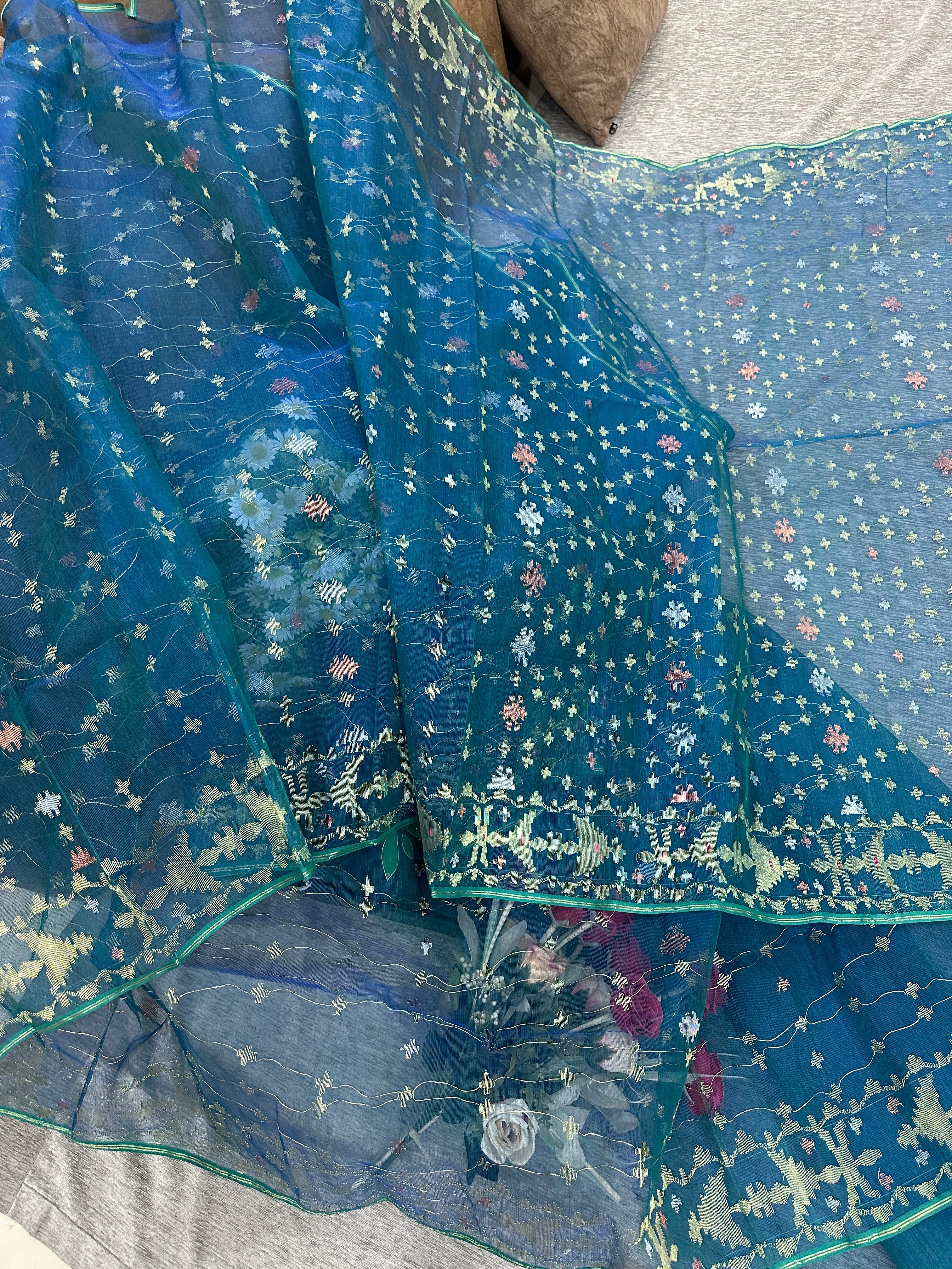 Sea greeen