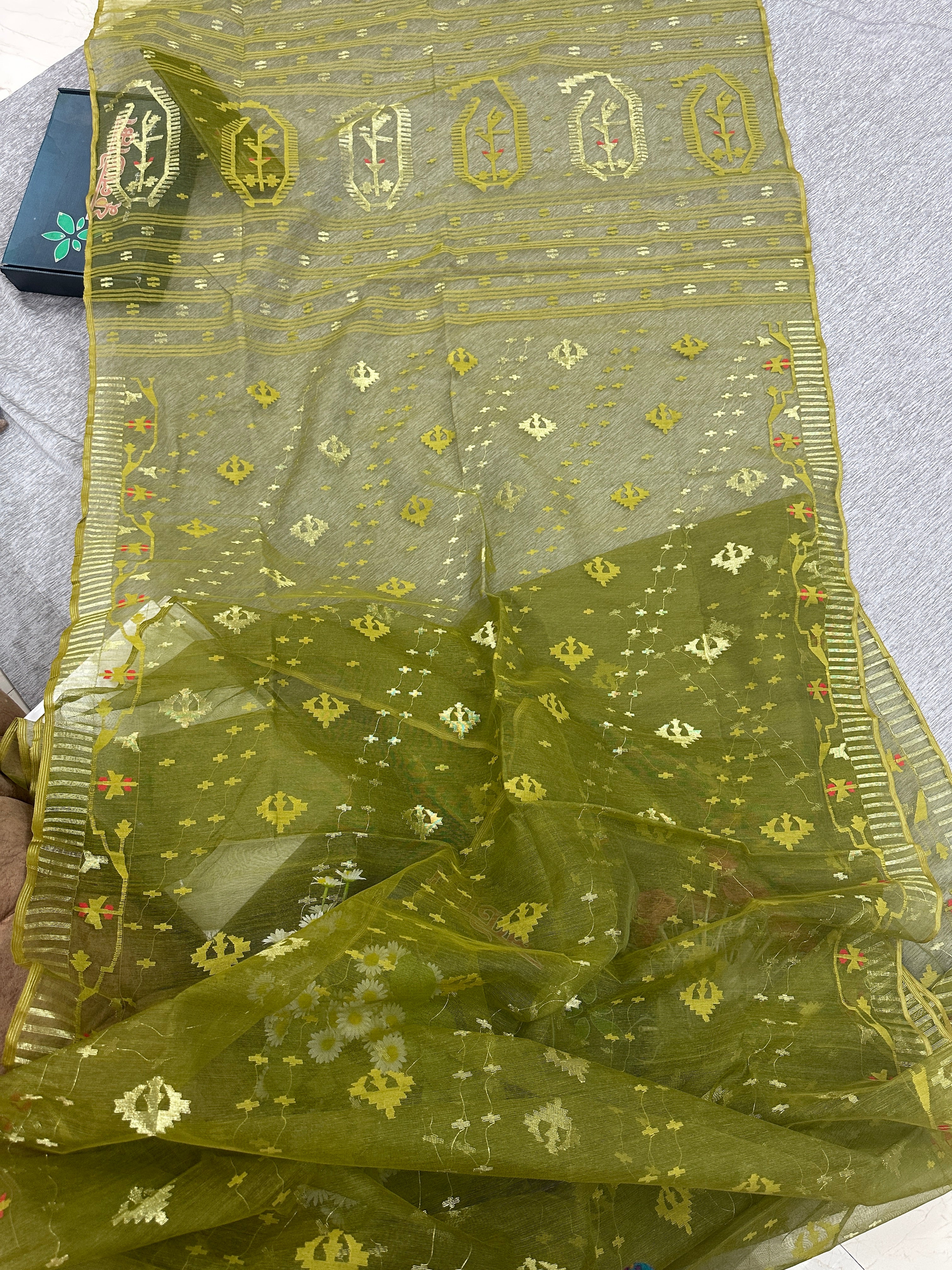 olive jamdani
