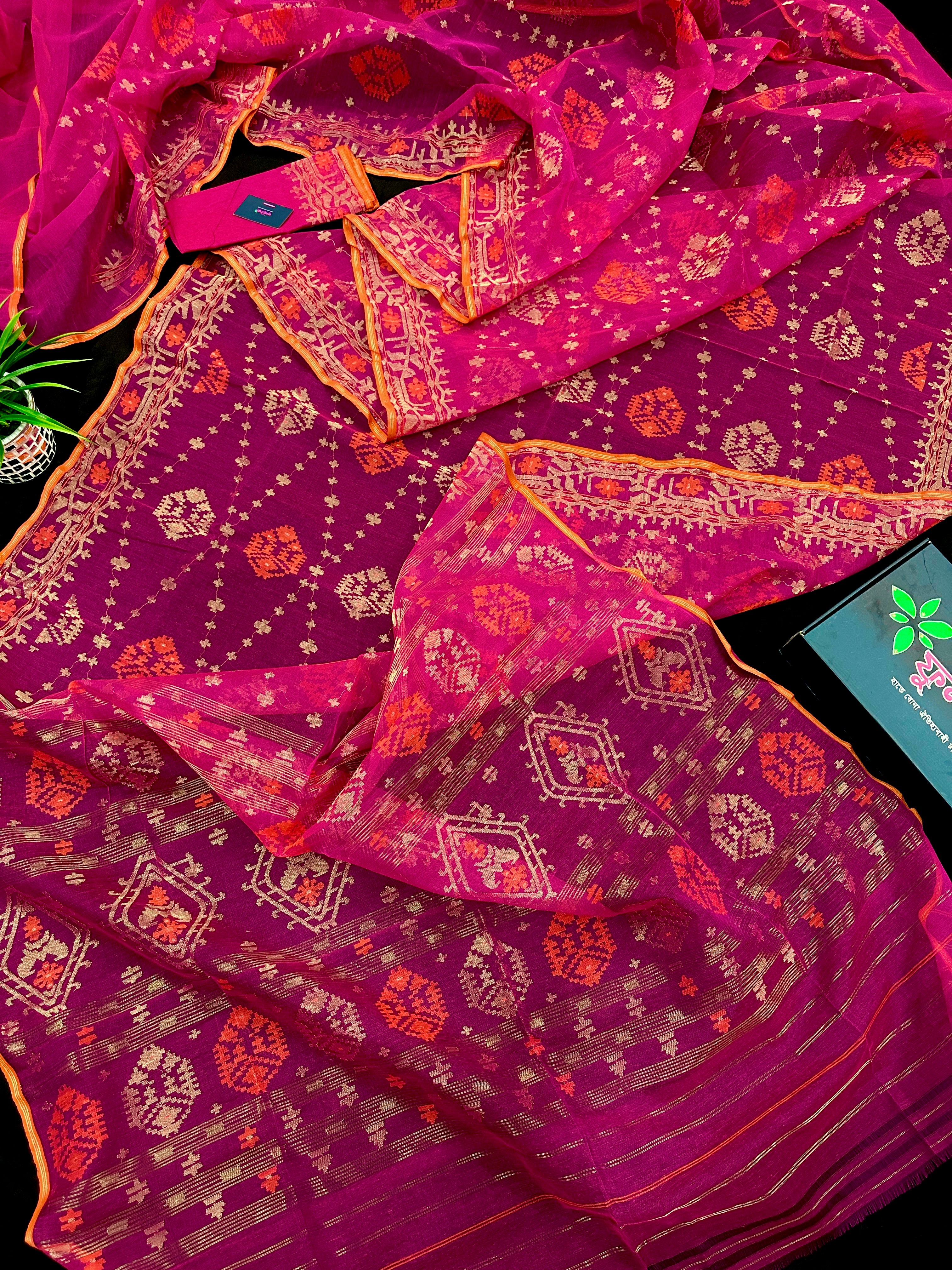 MAGENTA EXCLUSIVE