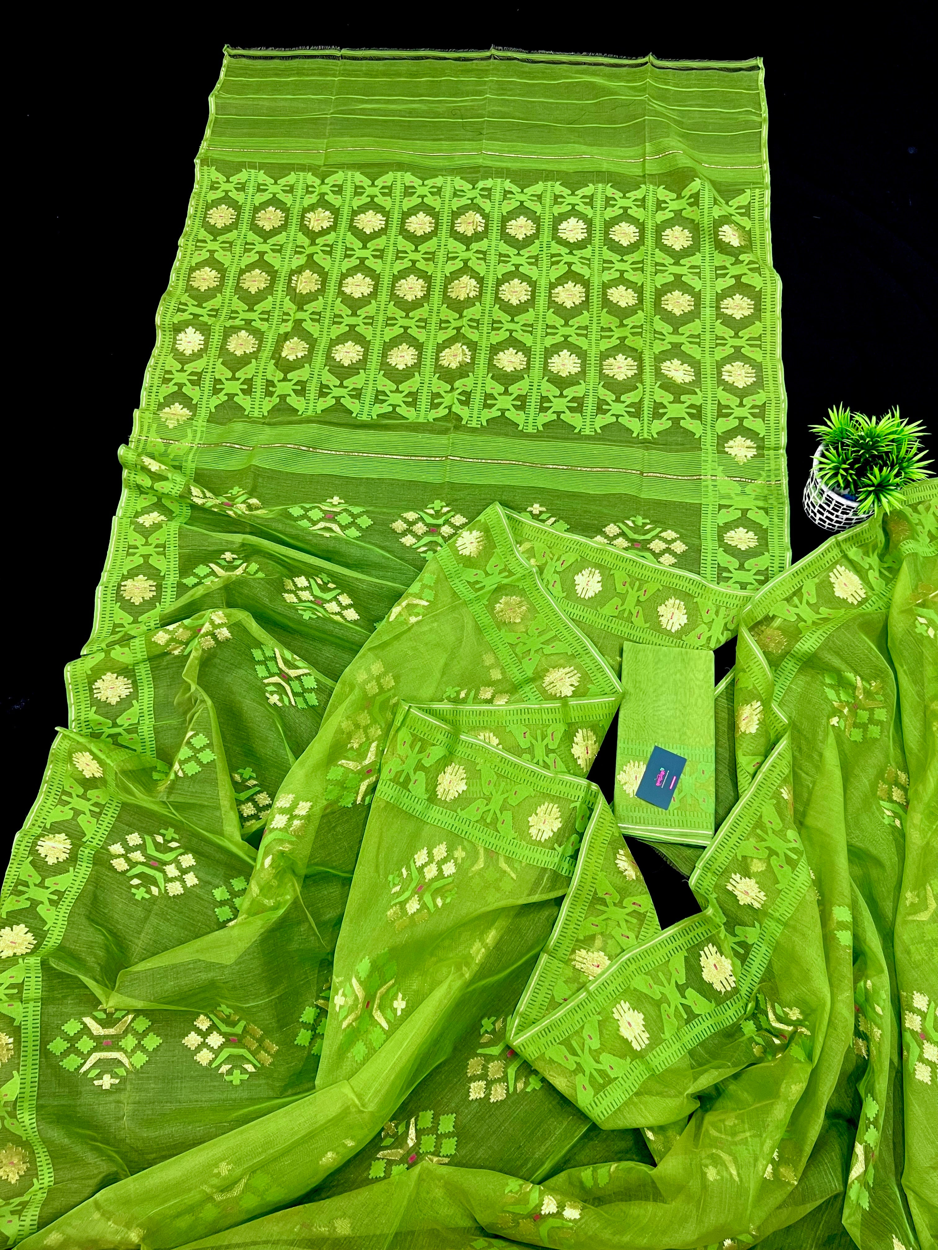 PARROT GREEN