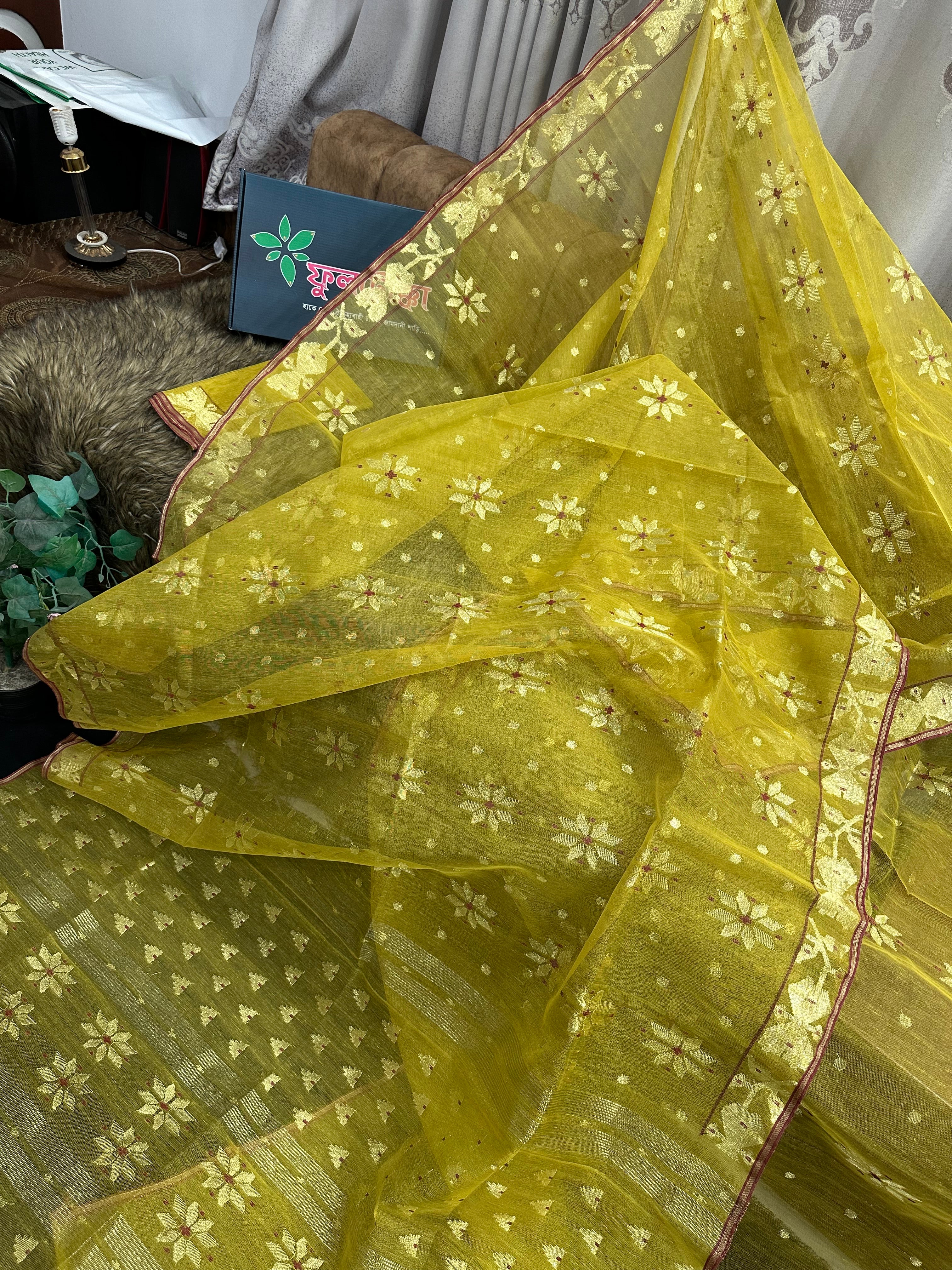 Golden Handloom Jamdani Saree With Blouse Piece.