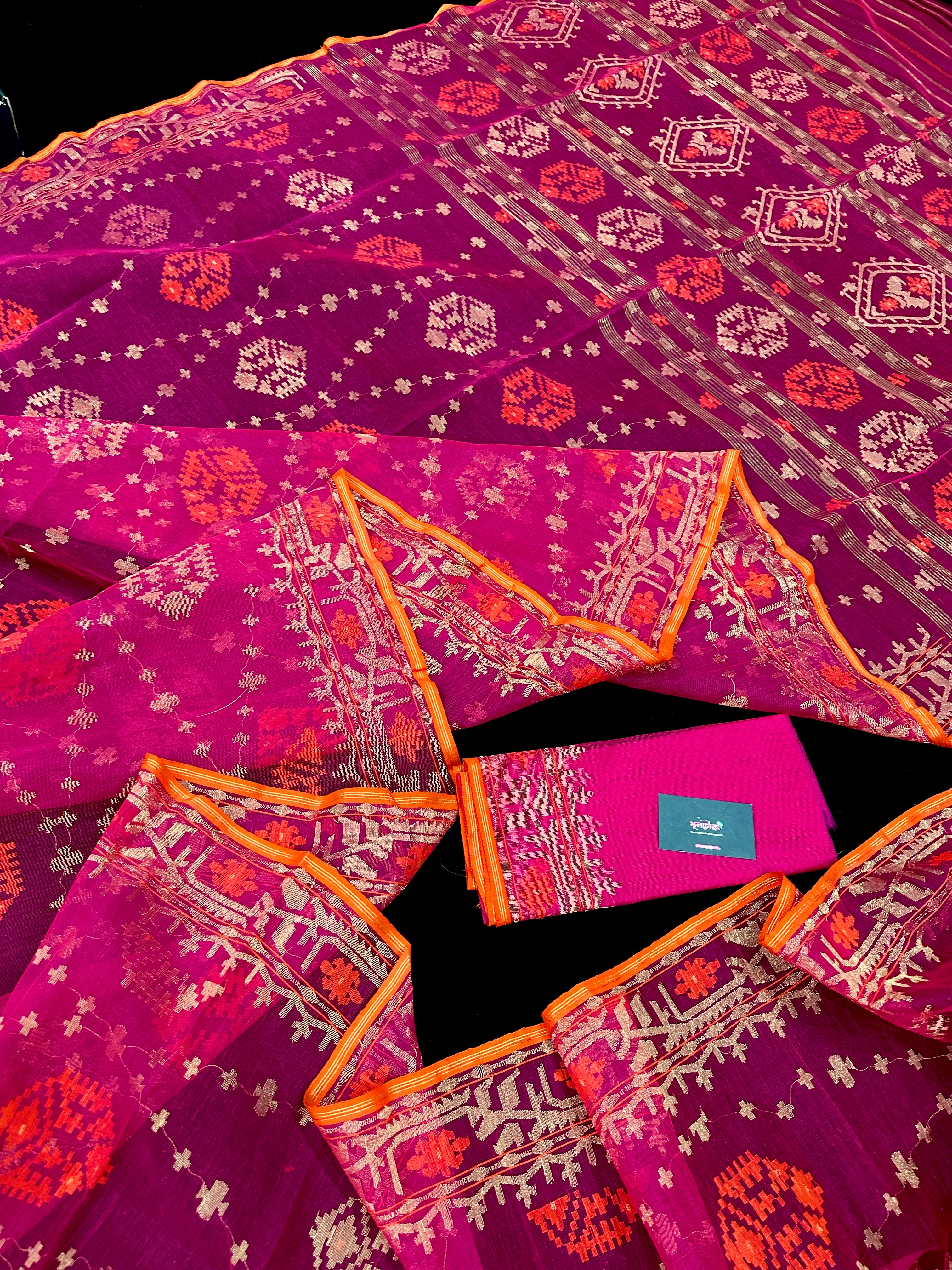 MAGENTA EXCLUSIVE