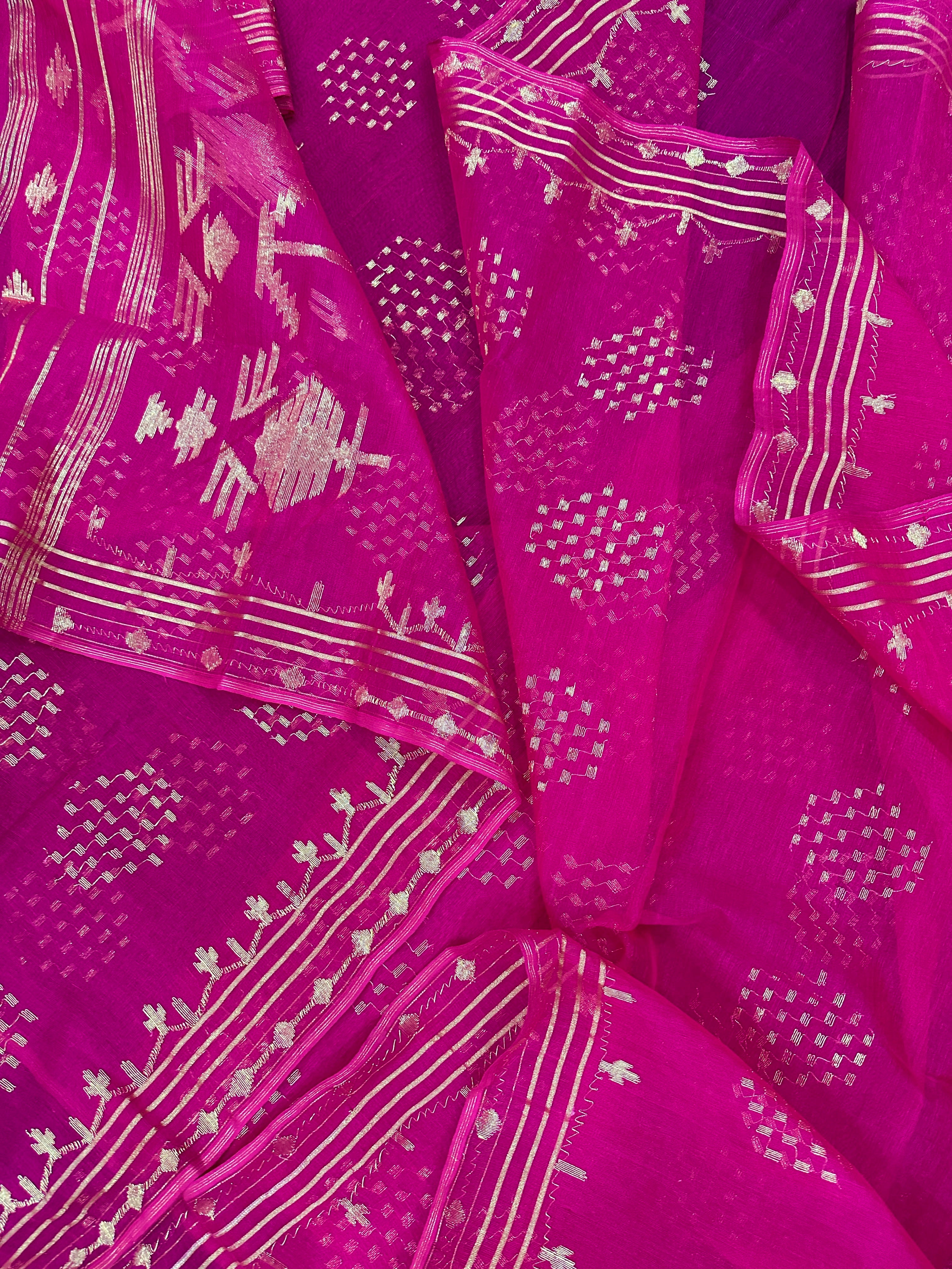 Magenta jamdani saree with golden jori work all over work and blouse piece