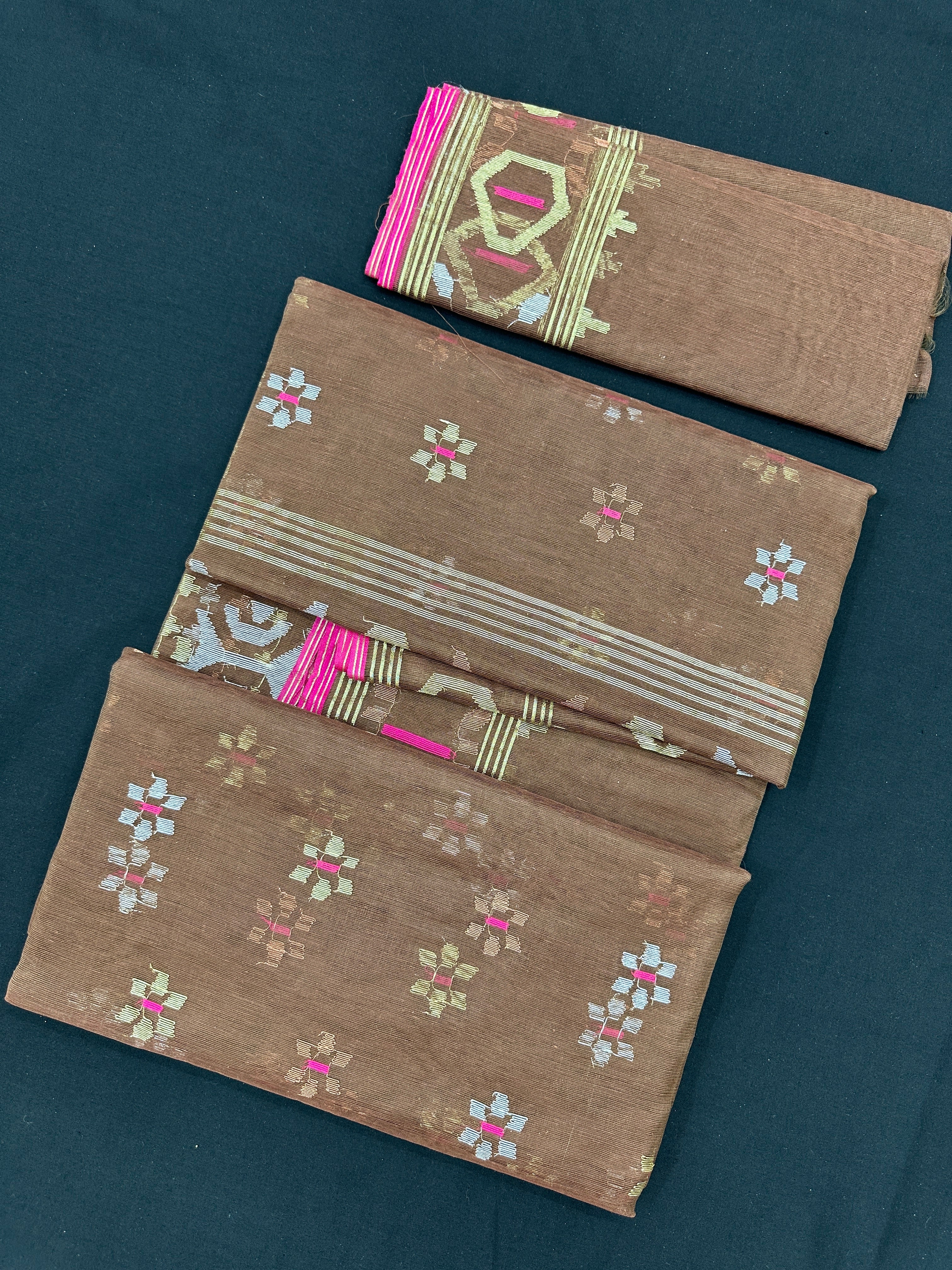 Mazenta Jamdani Saree 84 Count with Blouse