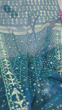 Sea greeen